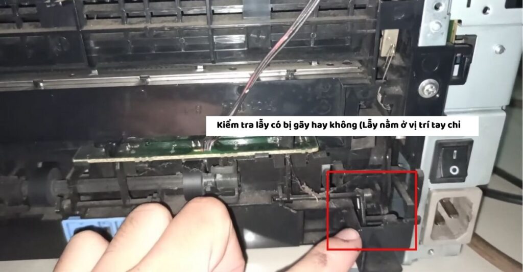 Cò sensor kích hoạt bị gãy hoặc kẹt