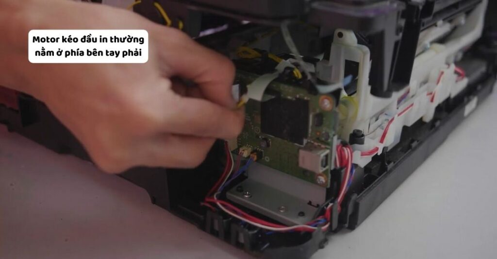 Kiểm tra và thay thế Motor kéo đầu in