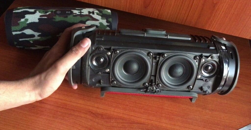 Tổng quan về hiện tượng loa JBL bị rè