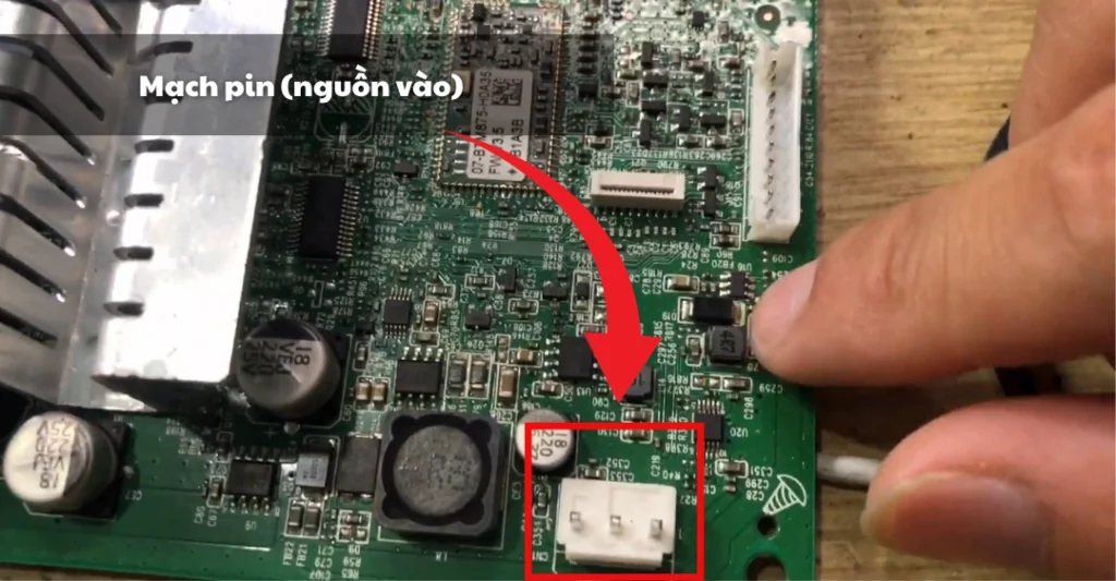 Mạch pin (nguồn vào)