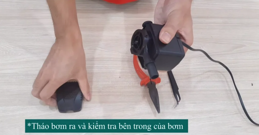 Vệ sinh bơm và loại bỏ vật cản