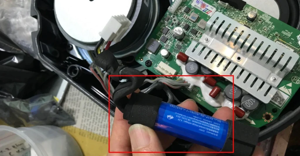 Cách kiểm tra pin loa Harman Kardon Onyx Studio