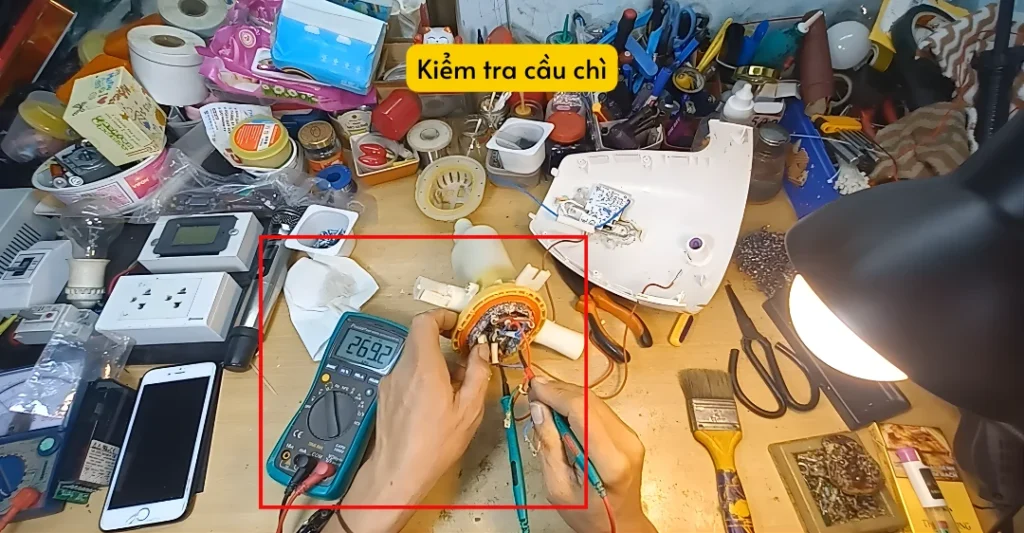 Kiểm tra cầu chì