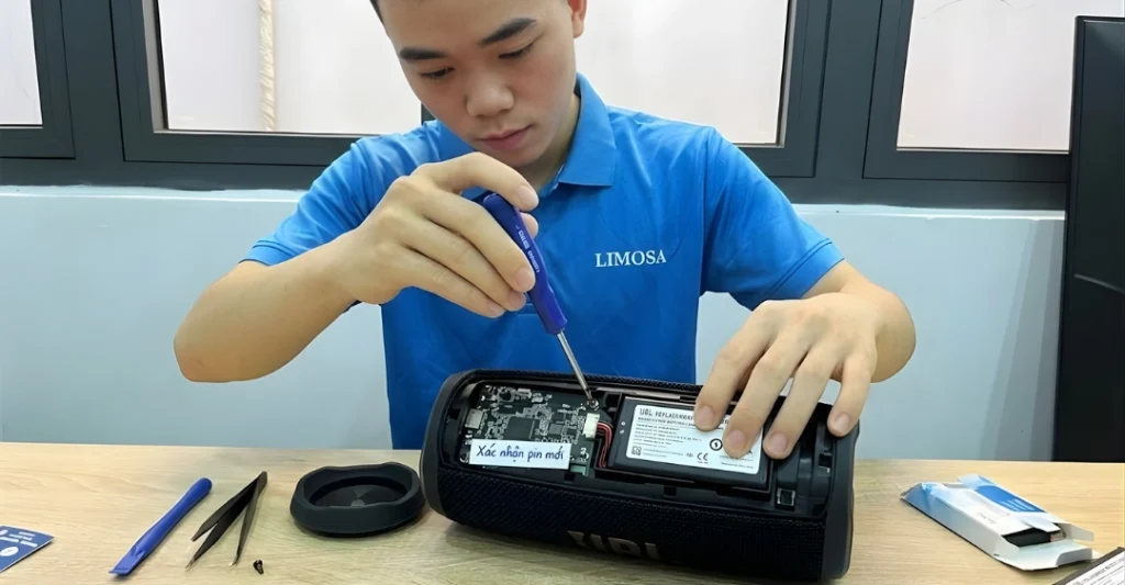 thay pin loa bluetooth JBL