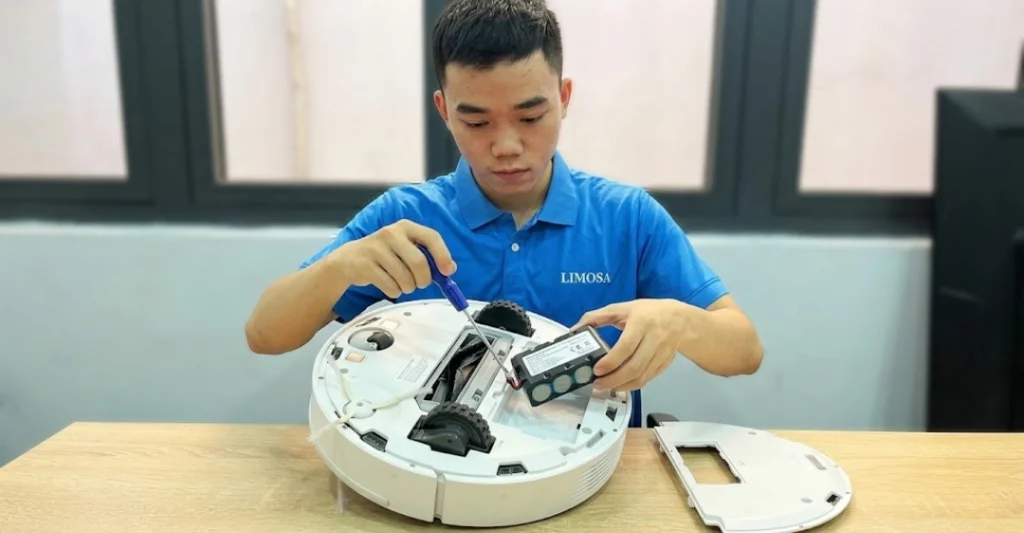 thay pin robot hút bụi