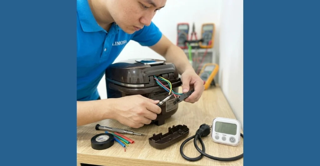 Kiểm tra dây dẫn điện tại bản lề nắp nồi