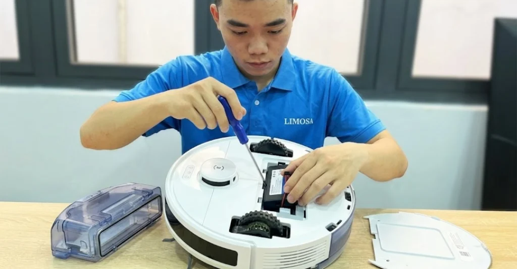 thay pin robot hút bụi Ecovacs