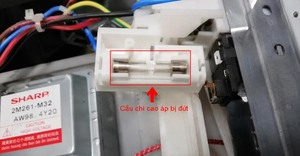 Cầu chì cao áp (hoặc cầu chì nguồn) bị đứt