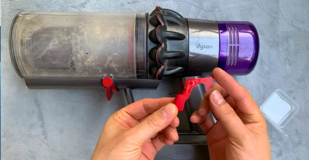 Sửa chữa máy hút bụi Dyson tại Sửa Điện Tử Limosa