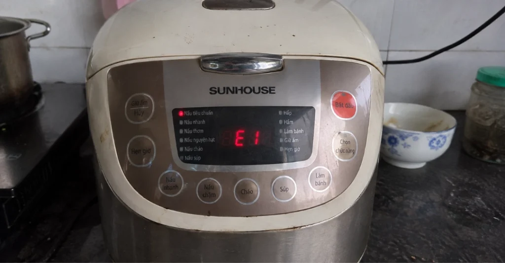 Lỗi E1 nồi cơm điện Sunhouse