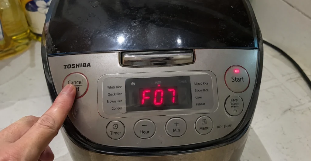 Lỗi F07 nồi cơm Toshiba